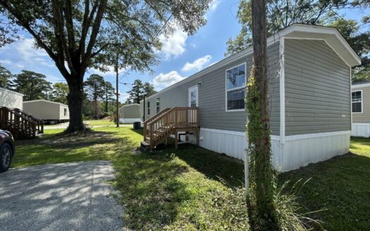 127 Hubert Blvd – 70 Hubert, NC 28539